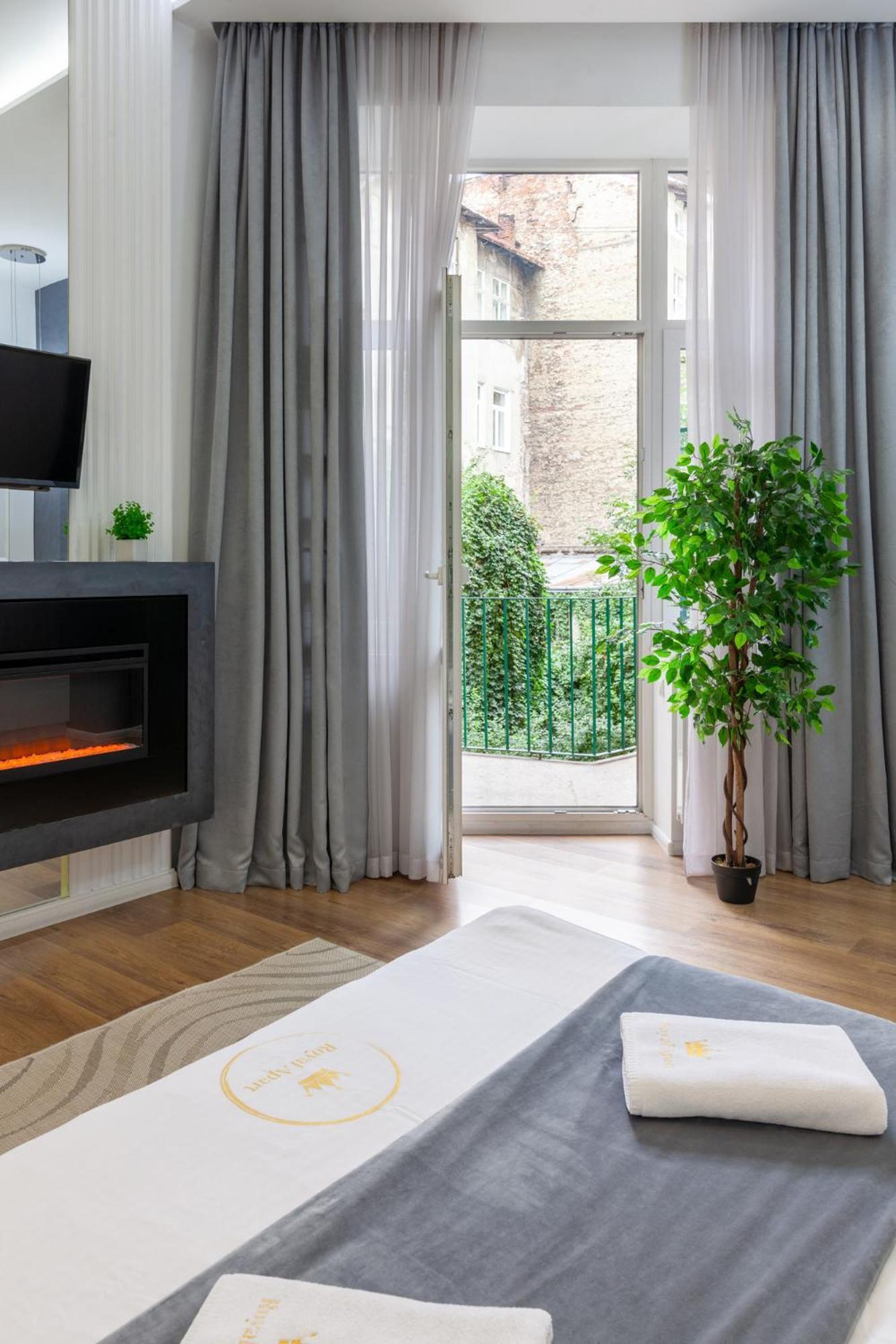 Royal Apartment On Franka 28 Lviv Luaran gambar